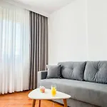 Palm Breeze Escape F52 * Durrës