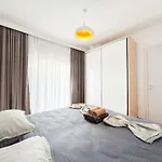 Apartment Palm Breeze Escape F52
