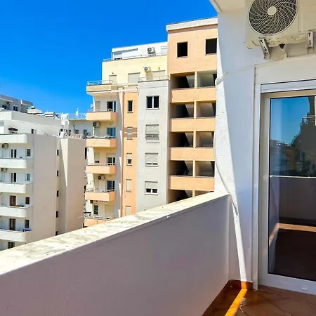 Palm Breeze Escape F52 * Durrës