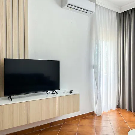 Palm Breeze Escape F52 * Durrës