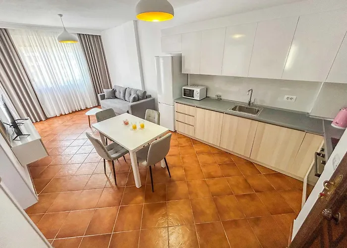 Palm Breeze Escape F52 Durrës